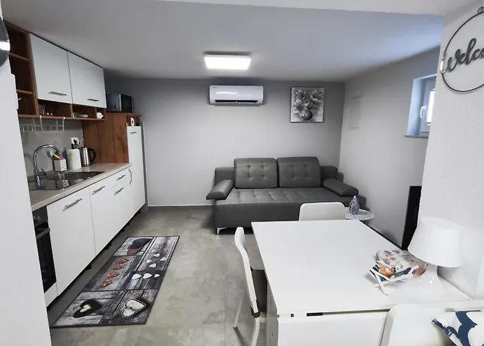 Apartma Alter Ego 아파트 *